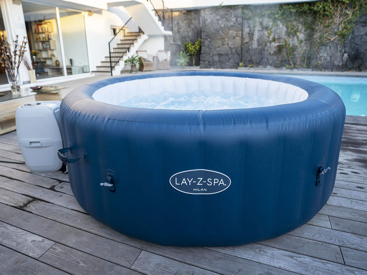 Spa gonflable Lay-Z-Spa Milan rond Airjet Plus 4/6 places - Bestway